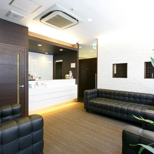 セルフホワイトニングとオフィスホワイトニングの違い